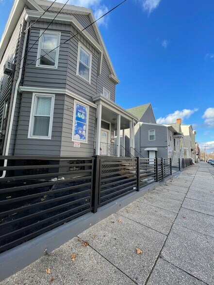 More Photos Of 214-220 Ripley Pl, Elizabeth Specialty For Sale