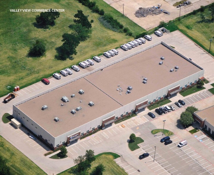 More Photos Of 1861 Valley View Ln, Farmers Branch Showroom For Lease