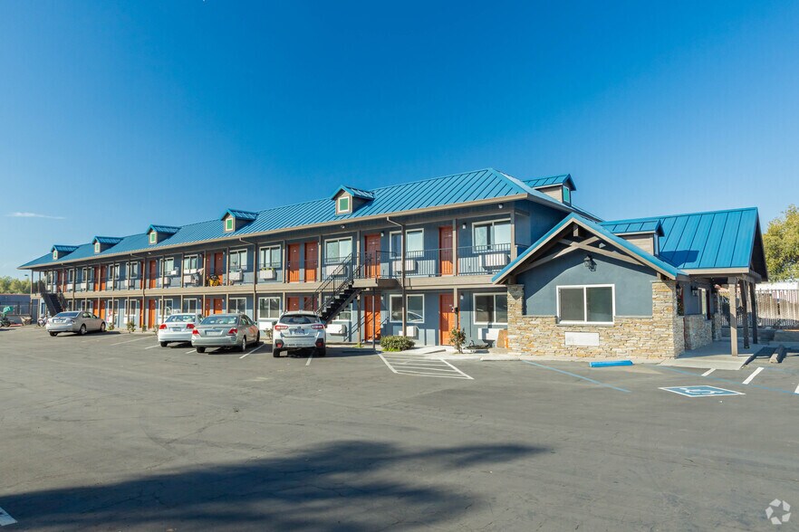Primary Photo Of 501 E Bidwell St, Folsom Hotel For Sale