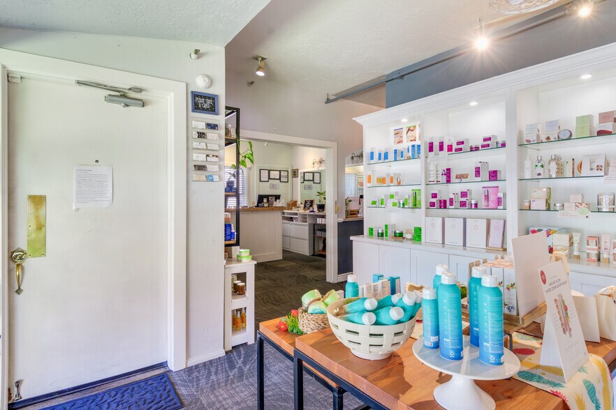 More Photos Of 325 Cajon St, Redlands Freestanding For Sale
