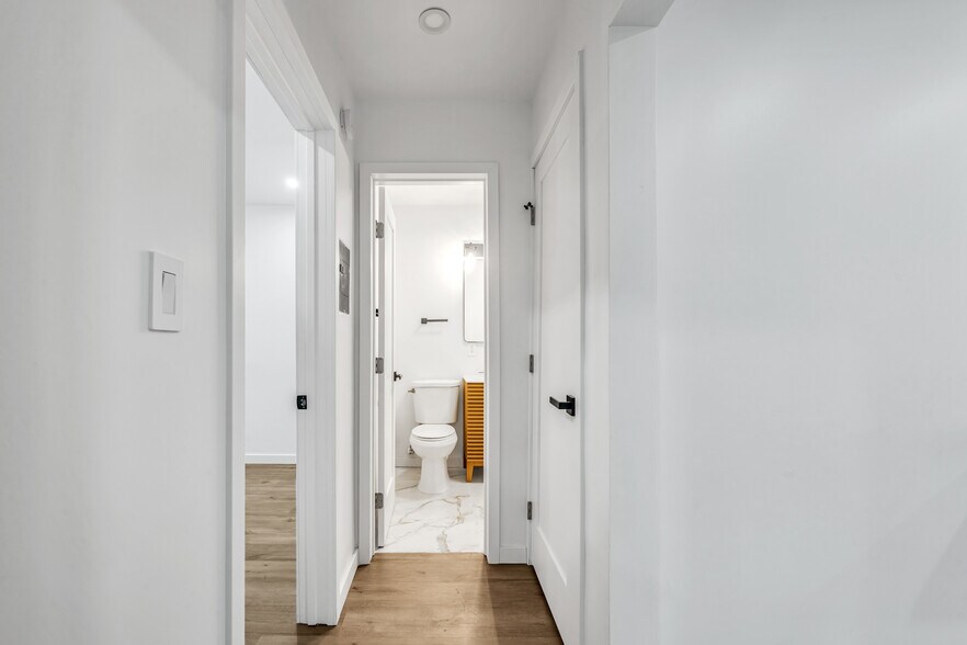 More Photos Of 5745 Arroyo Dr, Los Angeles Apartments For Sale