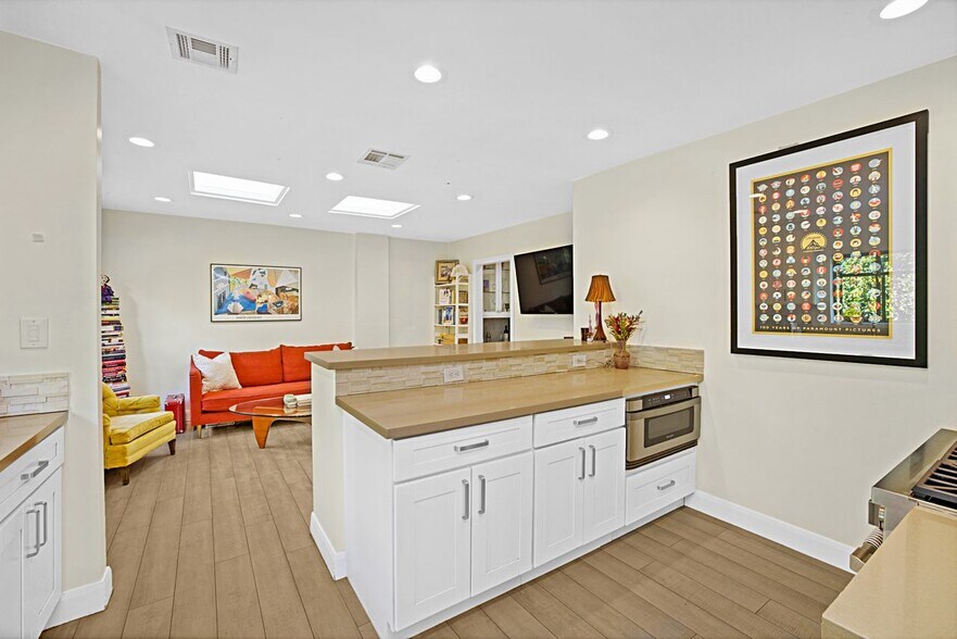 More Photos Of 7621 Norton Ave, West Hollywood Multifamily For Sale