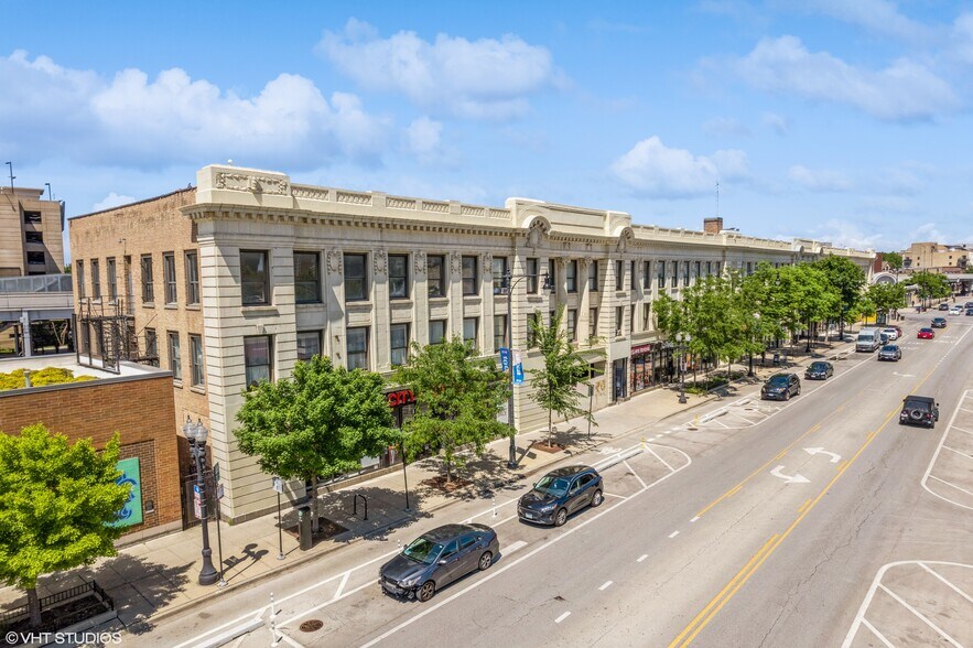 More Photos Of 4554 N Broadway, Chicago Office For Sale