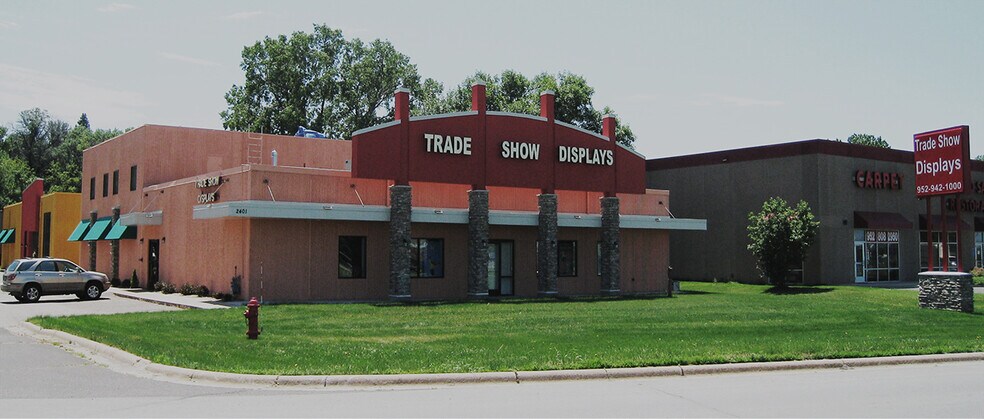 More Photos Of 2401 Highway 13 W, Burnsville Warehouse For Sale