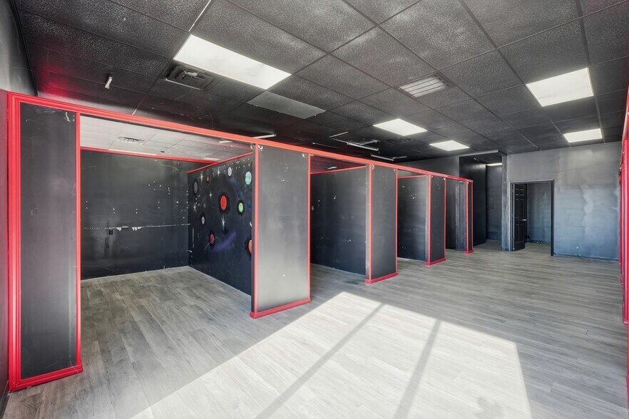 More Photos Of 1223 US-412, Siloam Springs Storefront For Lease