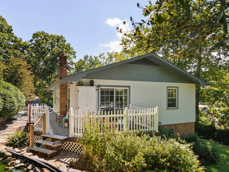 More Photos Of 371 Riverview Dr, Waynesville Manufactured Housing Mobile Home Park For Sale