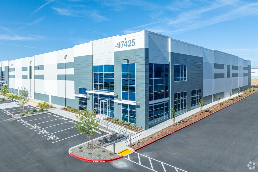 More Photos Of 7425 Lone Tree Rd, Sacramento Distribution For Lease