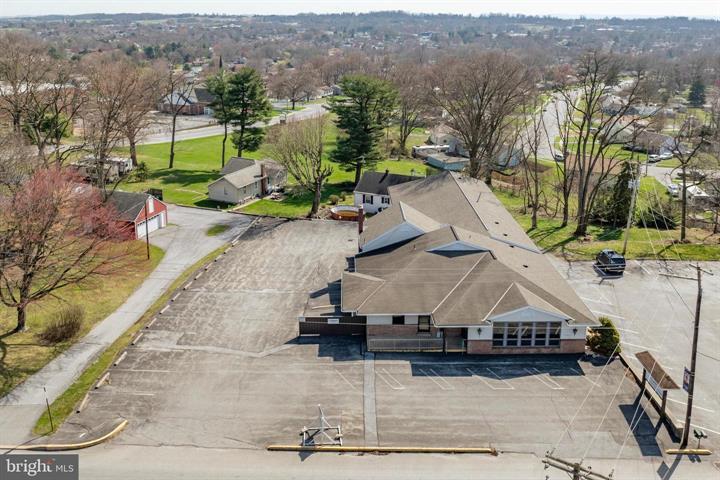 More Photos Of 915 N Hanover St, Elizabethtown Medical For Sale