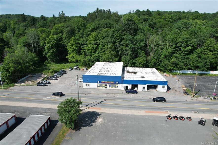 More Photos Of 144 Mill St, Liberty Auto Repair For Sale