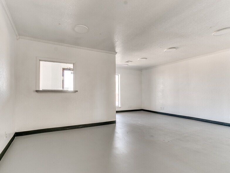 More Photos Of 7030 W Wilshire Blvd, Oklahoma City Storefront Retail Office For Lease