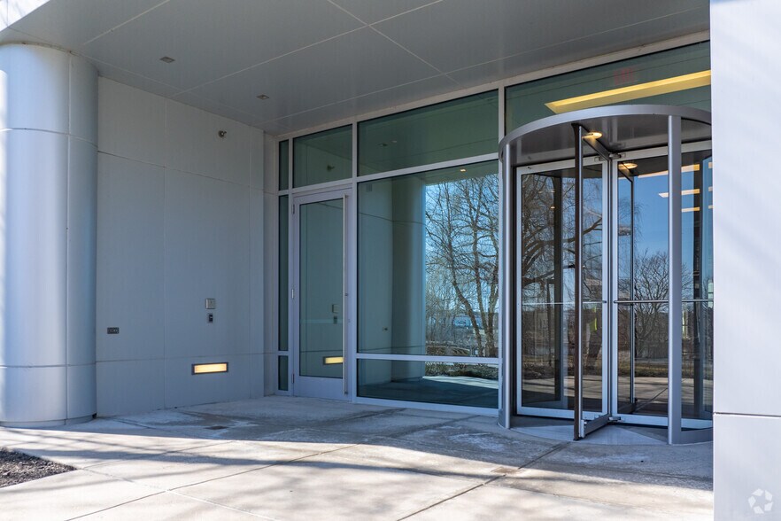 More Photos Of 200 Rivers Edge Dr, Medford Office For Lease