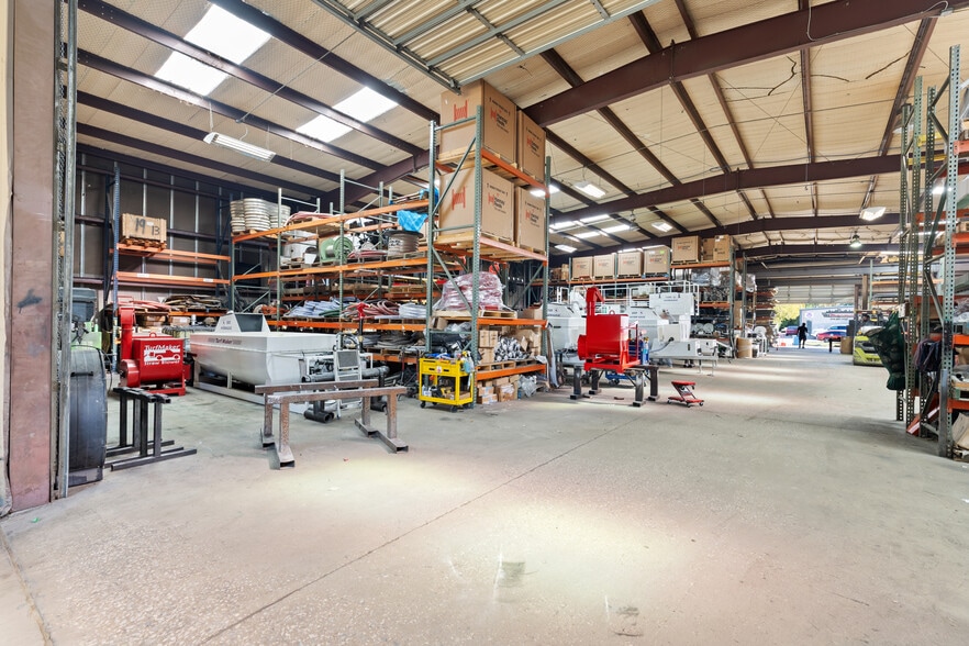 More Photos Of 4931 Grisham Dr, Rowlett Warehouse For Lease