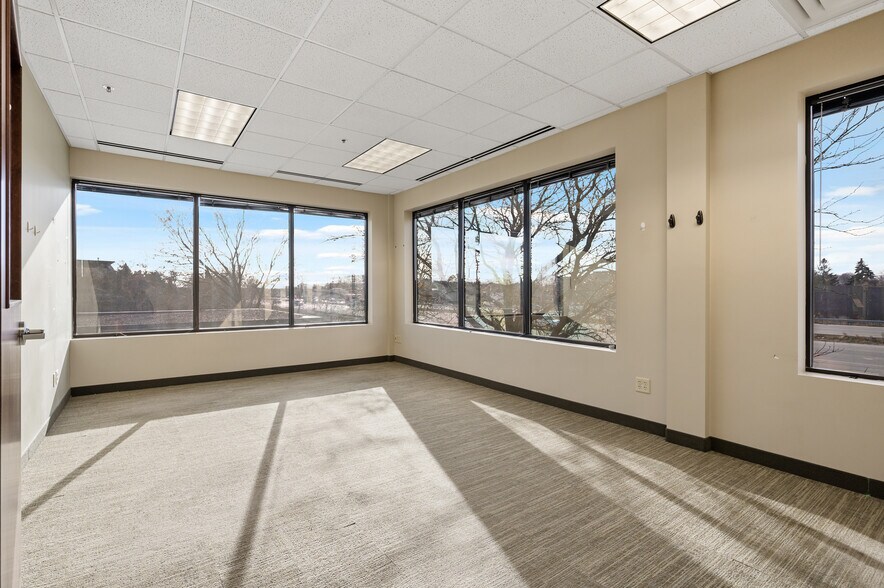 More Photos Of 13601 80th Cir N, Maple Grove Medical For Lease