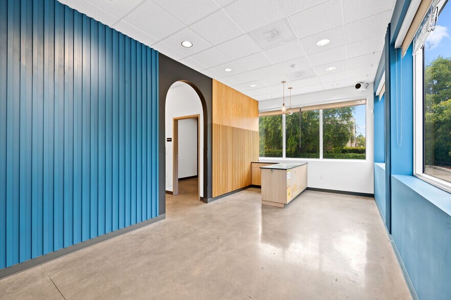 More Photos Of 7742 W McNab Rd, North Lauderdale Storefront For Lease