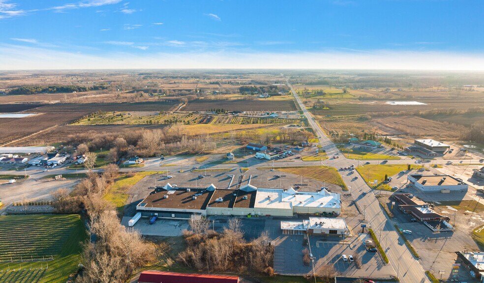 More Photos Of 579-605 N Cedar St, Imlay City Storefront For Lease