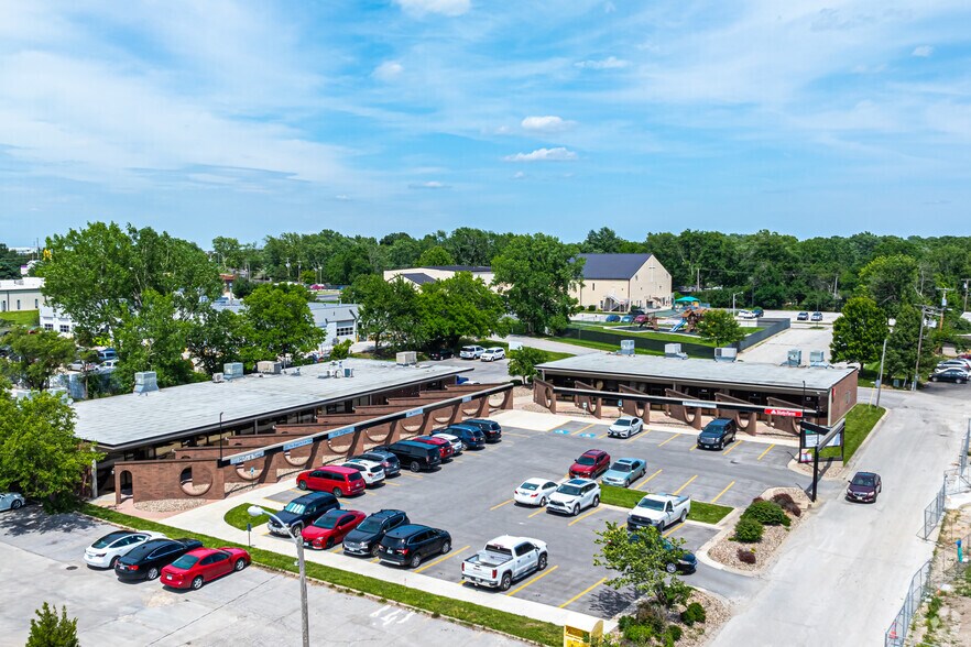 More Photos Of 816-818 NW Park Ln, Lee's Summit Office For Lease