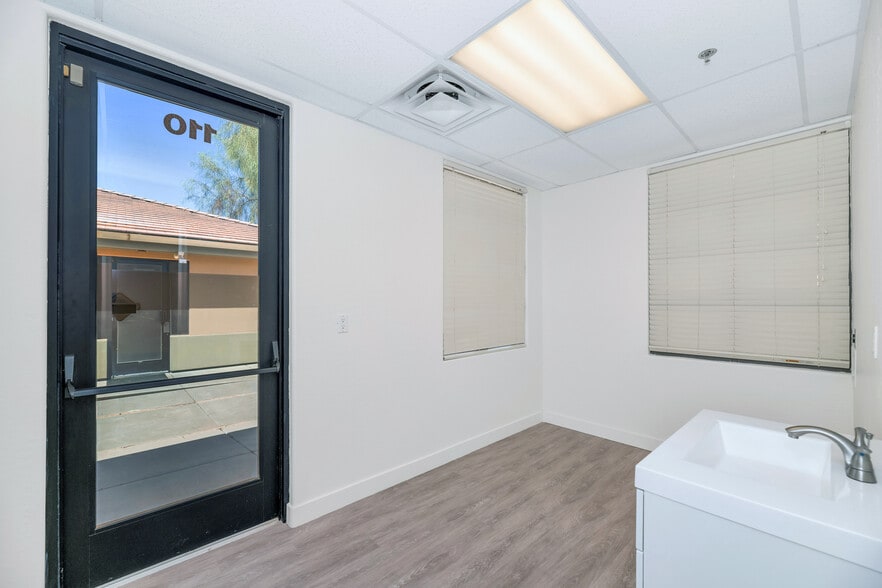 More Photos Of 130 S 63rd St, Mesa Medical For Lease