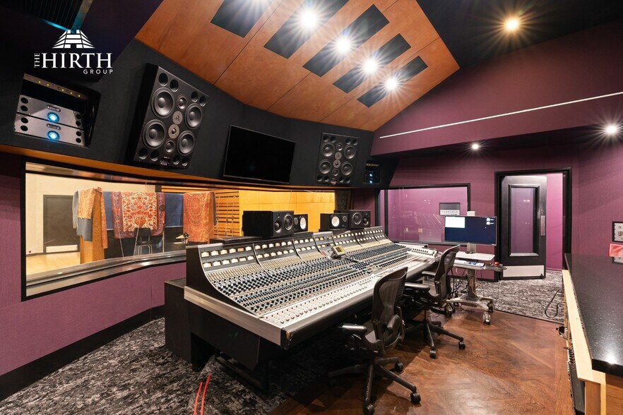 More Photos Of 11128 Weddington St, North Hollywood Movie Radio TVStudio For Sale