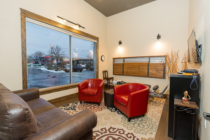 More Photos Of 210-214 W Sunset Ave, Coeur d'Alene Freestanding For Lease
