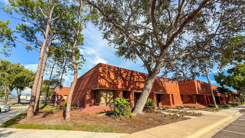 More Photos Of 4900 Creekside Dr, Clearwater Unknown For Lease