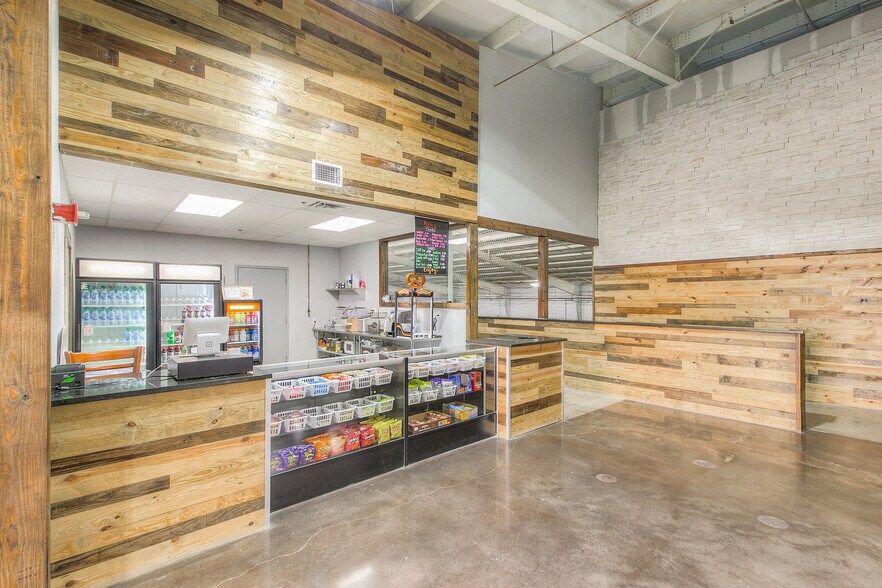 More Photos Of 100 E Midway Dr, Euless Sports And Entertainment For Sale