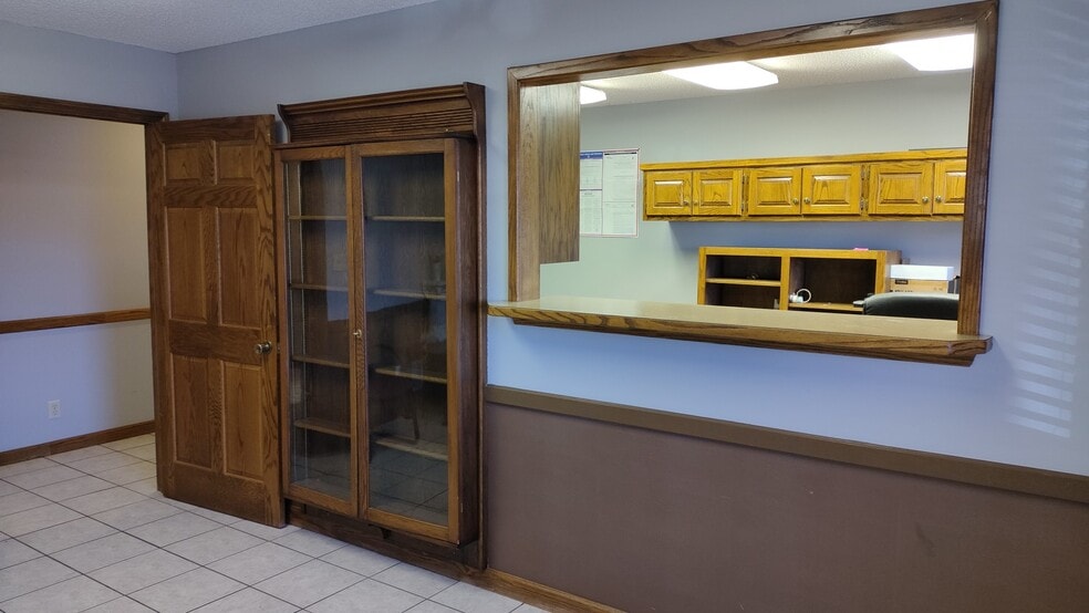 More Photos Of 715 Hobson Ave, Hot Springs National Park Office For Sale
