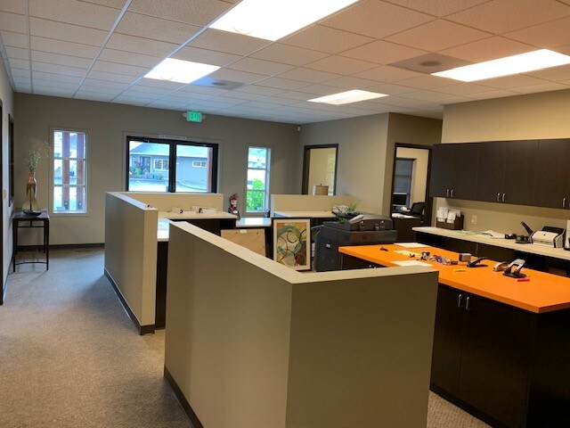 More Photos Of 3710 Grandview St, Gig Harbor Office For Sale