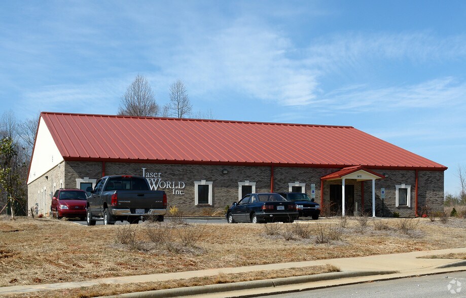 More Photos Of 1470 Hampton Plaza Dr, Kernersville Medical For Sale