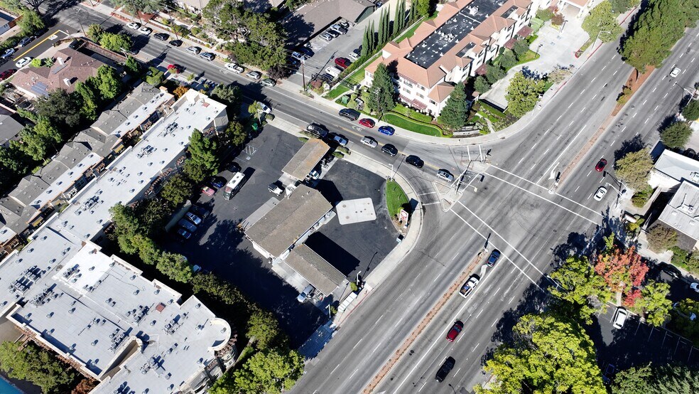 More Photos Of 4350 El Camino Real, Los Altos Service Station For Sale