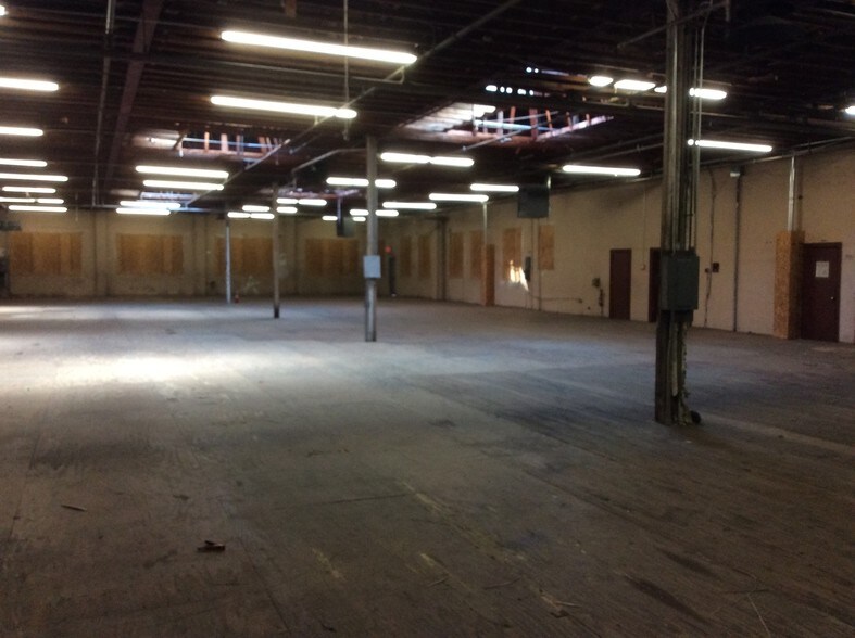 More Photos Of 24 Sheridan Ave, Clifton Warehouse For Sale