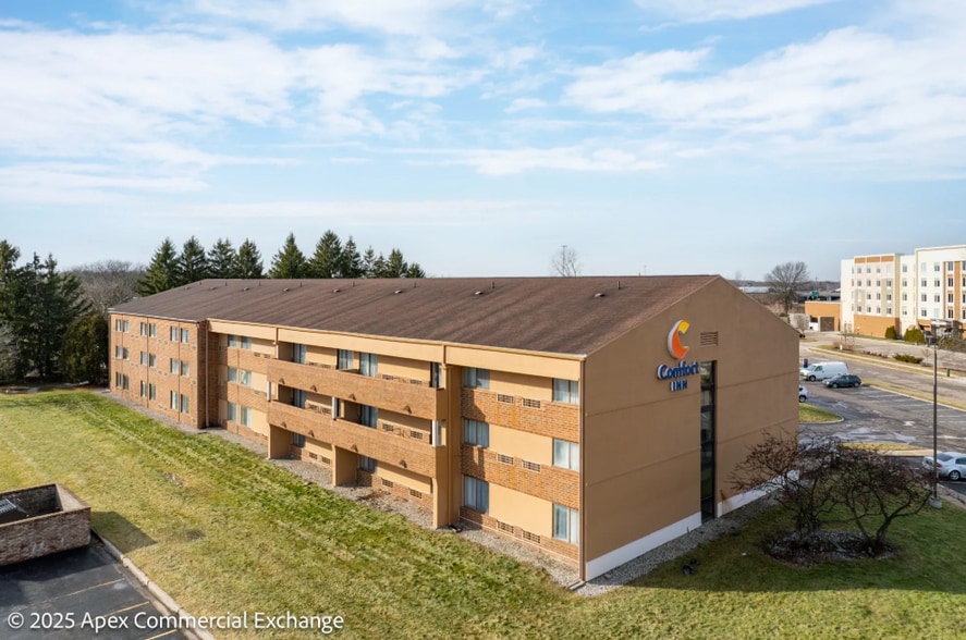 More Photos Of 525 N Canal Rd, Lansing Hotel For Sale