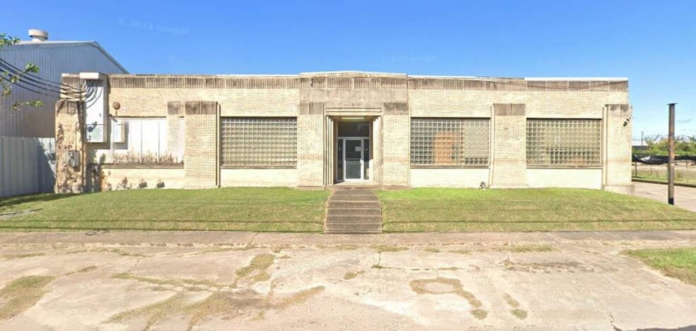 Primary Photo Of 5611 Clinton Dr, Houston Warehouse For Lease