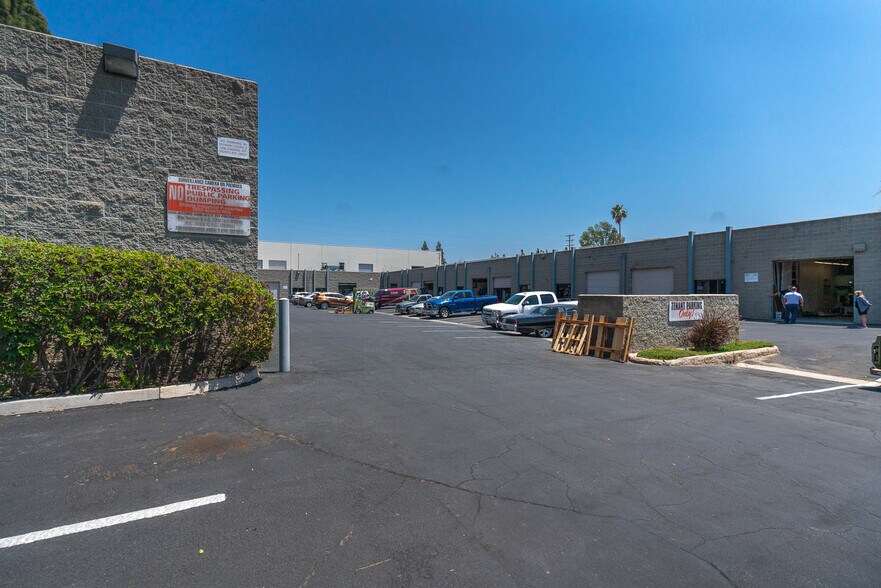 More Photos Of 2280 Shasta Way, Simi Valley Warehouse For Lease