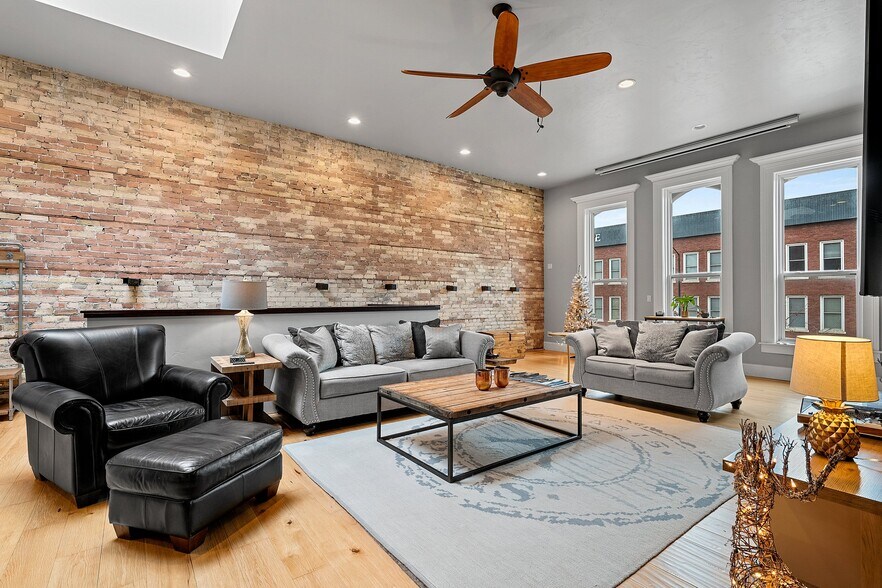 More Photos Of 408 Dousman St, Green Bay Storefront Retail Residential For Sale