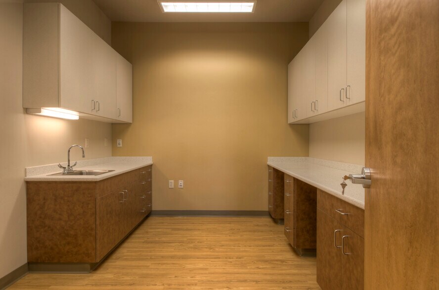 More Photos Of 230 N 1680 E, Saint George Unknown For Lease