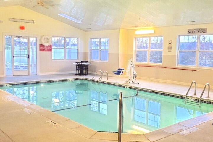 More Photos Of 665 Tecumseh St, Dundee Hotel For Sale