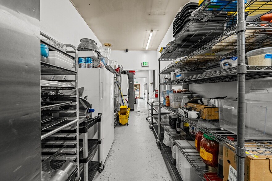 More Photos Of 701 E 2nd Ave, Durango Showroom For Lease