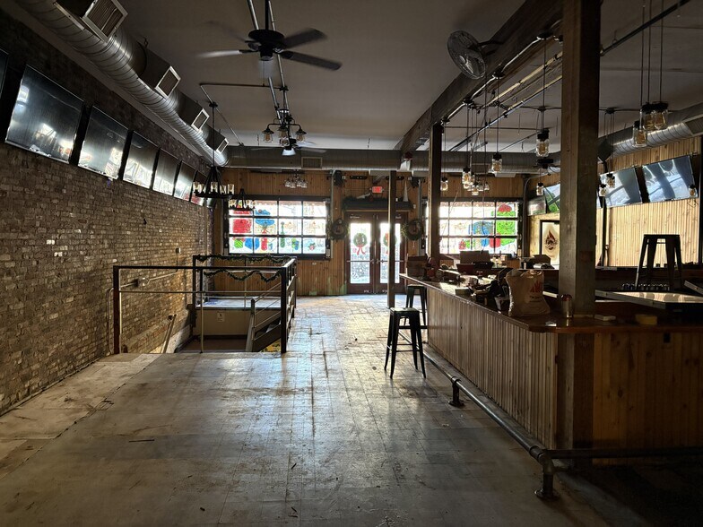 More Photos Of 944 Elm St, Manchester Storefront Retail Office For Lease