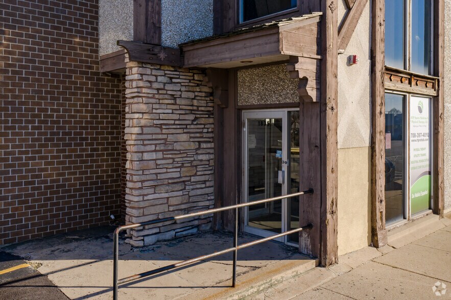 More Photos Of 1835 N 19th Ave, Melrose Park Medical For Lease