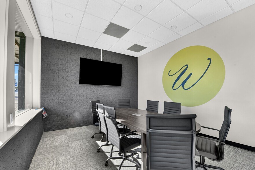 More Photos Of 203 N Main St, Weatherford Storefront Retail Office For Lease