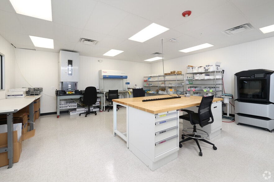 More Photos Of 500 Cummings Ctr, Beverly Office For Lease