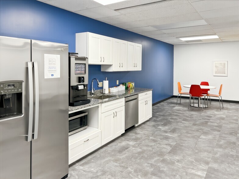 More Photos Of 2000 Cliff Mine Rd, Pittsburgh Coworking Space