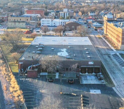 Primary Photo Of 436 E Locust St, Dekalb Manufacturing For Sale