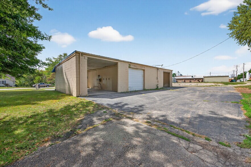 More Photos Of 115 E Booneslick Rd, Jonesburg Carwash For Sale
