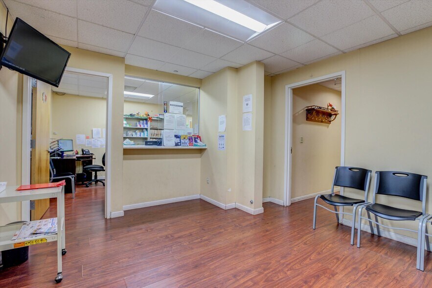 More Photos Of 215-236 Bridge St, Metuchen Medical For Sale