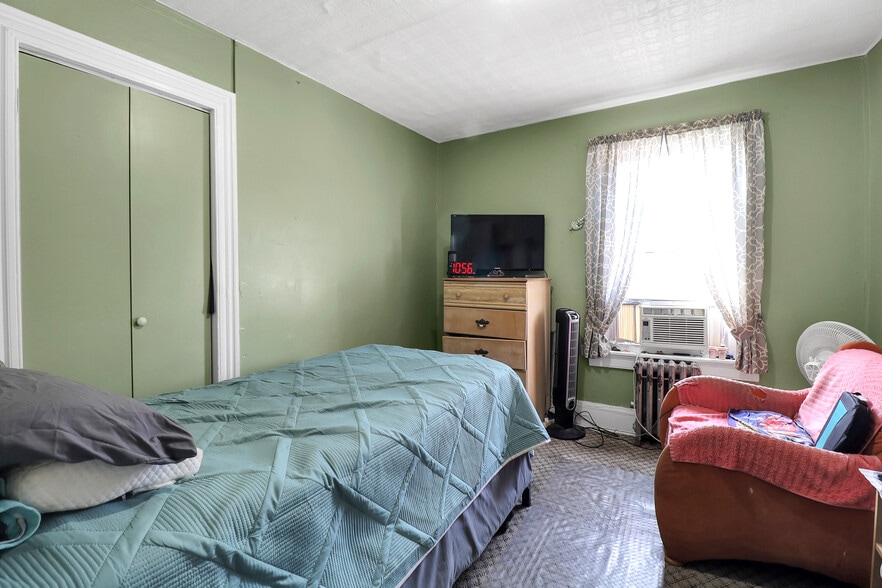 More Photos Of 600 Adams Ave, Elizabeth Restaurant For Sale