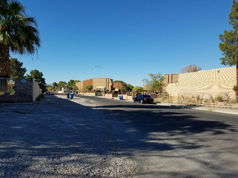 More Photos Of 5040 Edna Ave, Las Vegas Office For Lease
