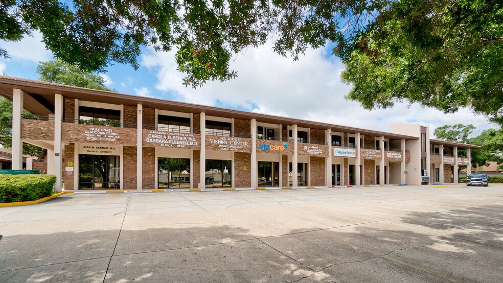 More Photos Of 3920 Bee Ridge Rd, Sarasota Medical For Lease