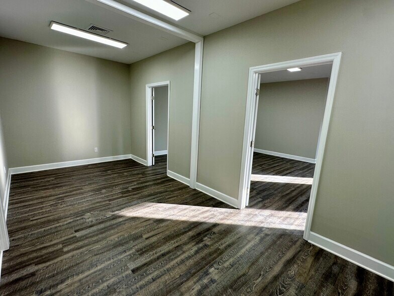 More Photos Of 6441 Bonny Oaks Dr, Chattanooga Medical For Lease