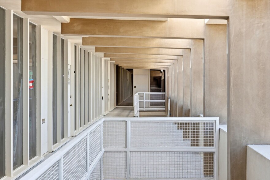 More Photos Of 13273 Ventura Blvd, Studio City Storefront Retail Office For Lease